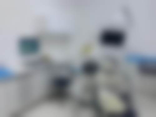 郑州白皮书口腔医院李世龙是渠道医生吗？看看他的专精背景