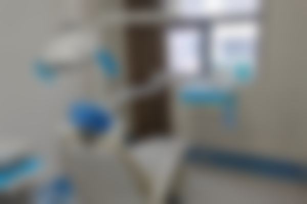 长沙中诺口腔医院郑海鹏医生收费价格：