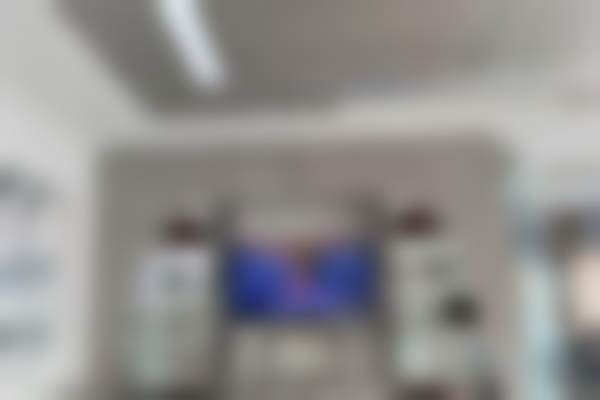 许昌小白象口腔门诊部即刻修复玻璃陶瓷冠2500元起，高强度材质色泽逼真透光性佳 